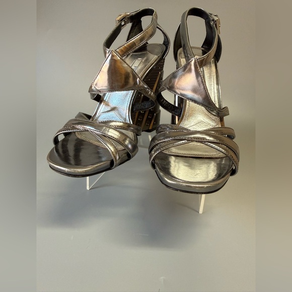 Prada Capretto Lamina Sandals Sz 6.5 37 - Picture 9 of 15